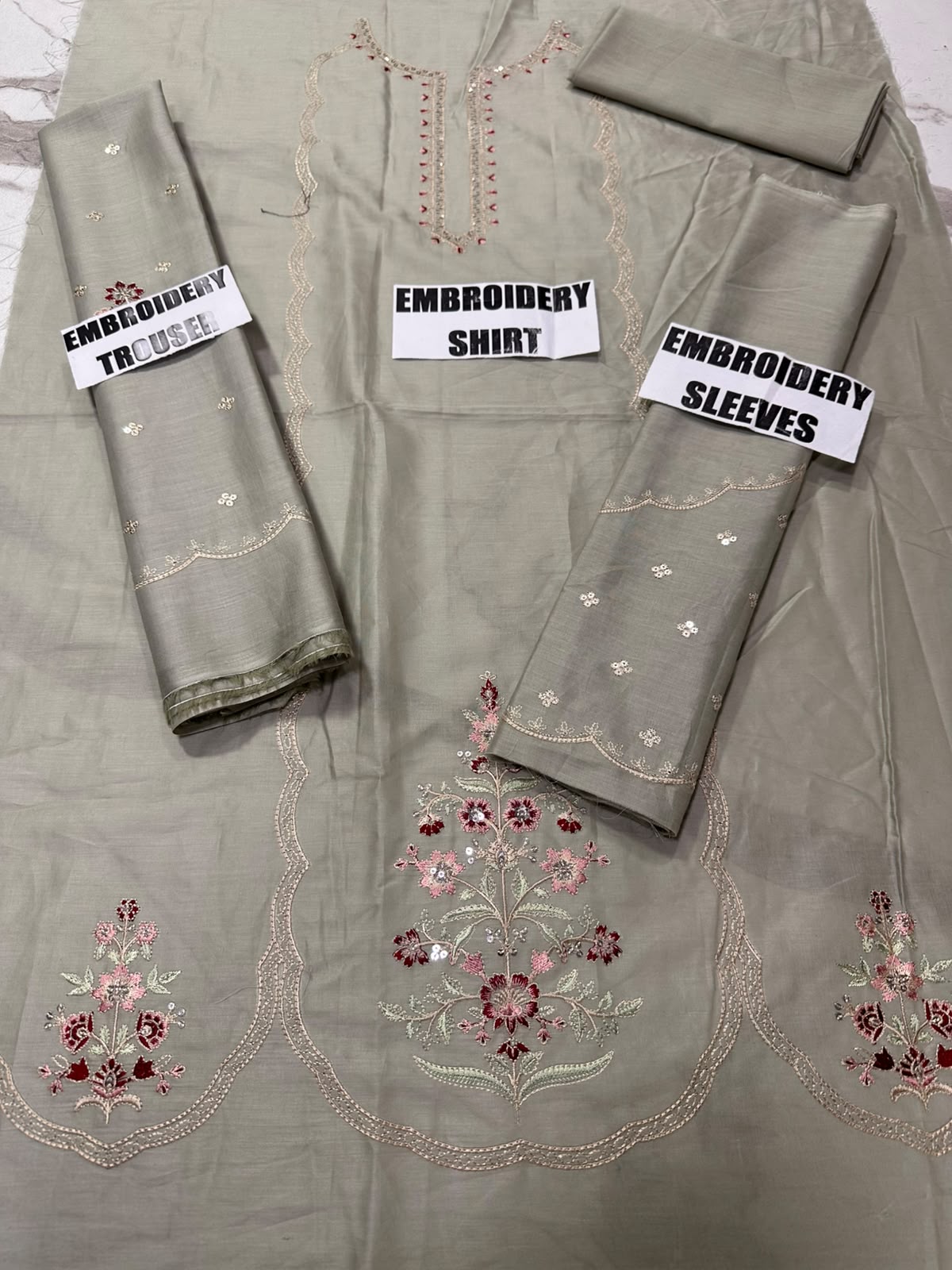 Vol-269 | DS 03 | KIDS EMBROIDERED LAWN 2PC