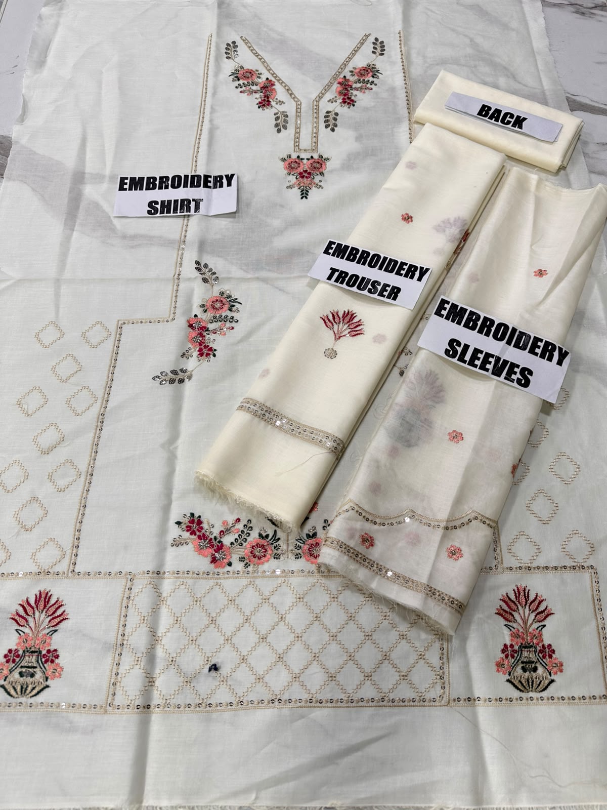 Vol-269 | DS 07 | KIDS EMBROIDERED LAWN 2PC