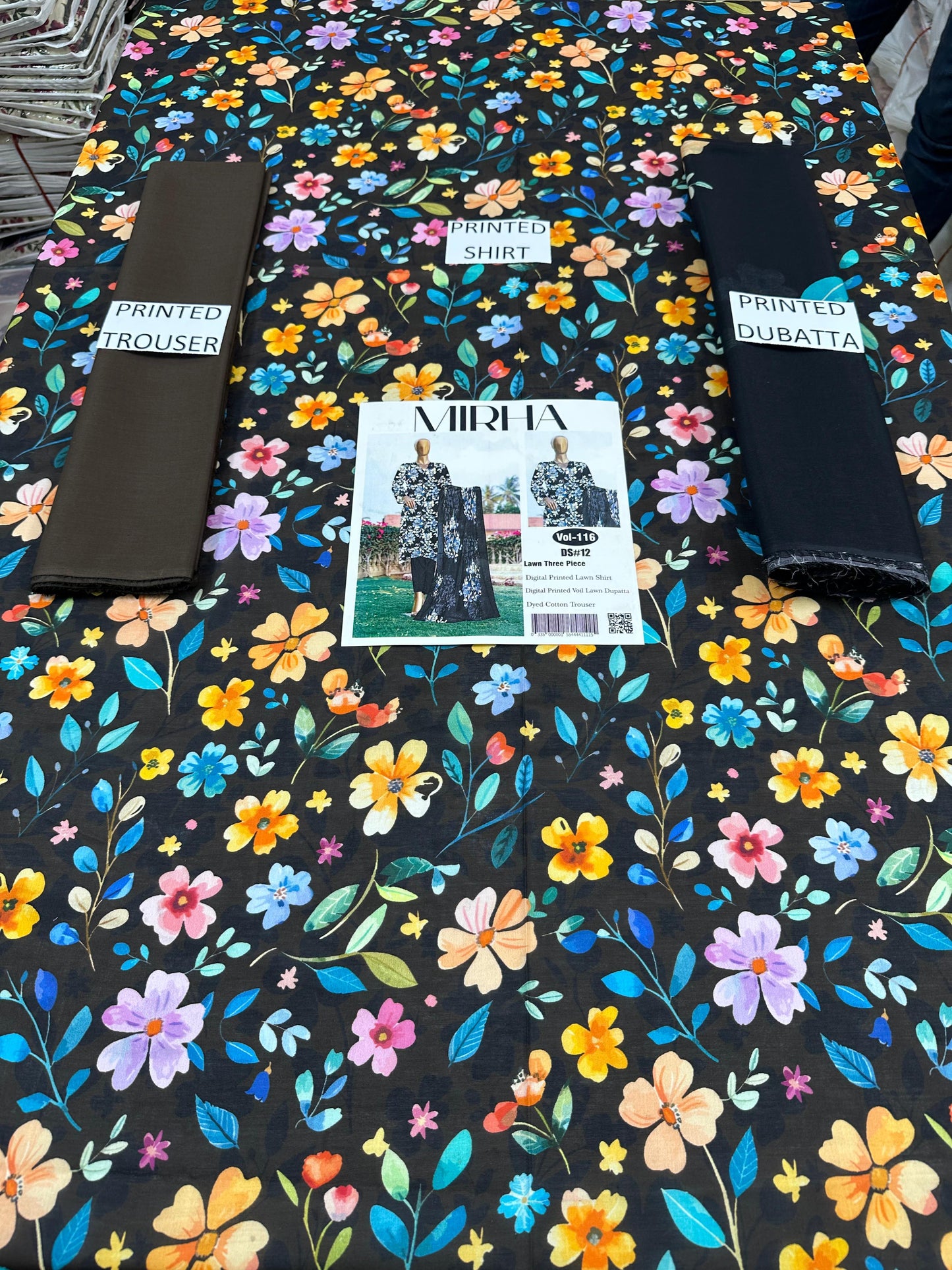 VOL 116 | DS 01 | DIGITAL PRINTED LAWN 3PC DYED TROUSER VOIL LAWN DUPATTA