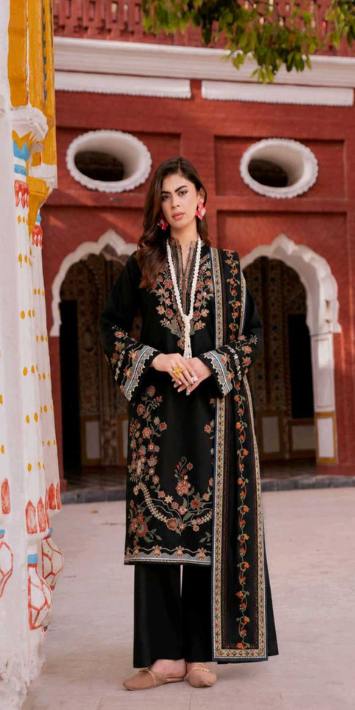 VOL 266 | DS 01 | AFSAANAH By SHANAYA | DIGITAL PRINTED 3PC LAWN SHIRT, DYED TROUSER, PRINTED VOIL DUPATTA