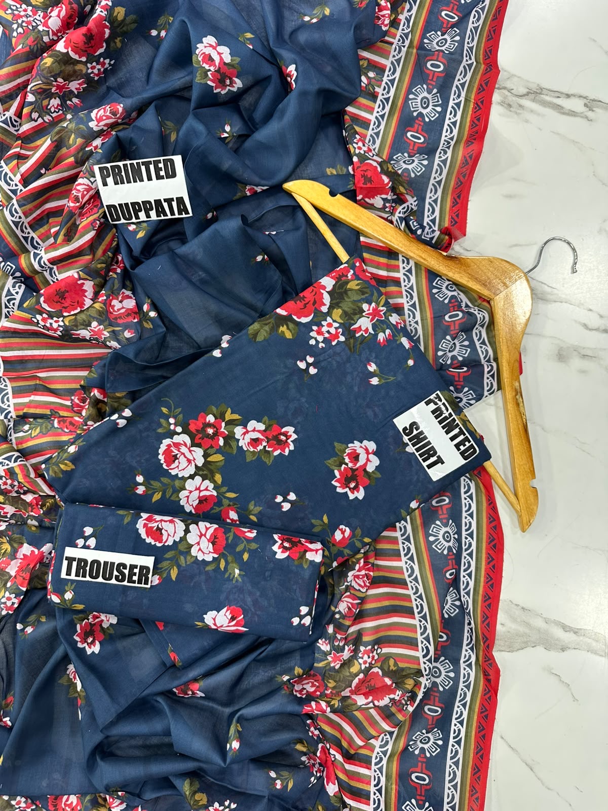 VOL 247 | DS 52 | DIGITAL PRINTED LAWN THREE PIECES VOIL LAWN DUPATTA