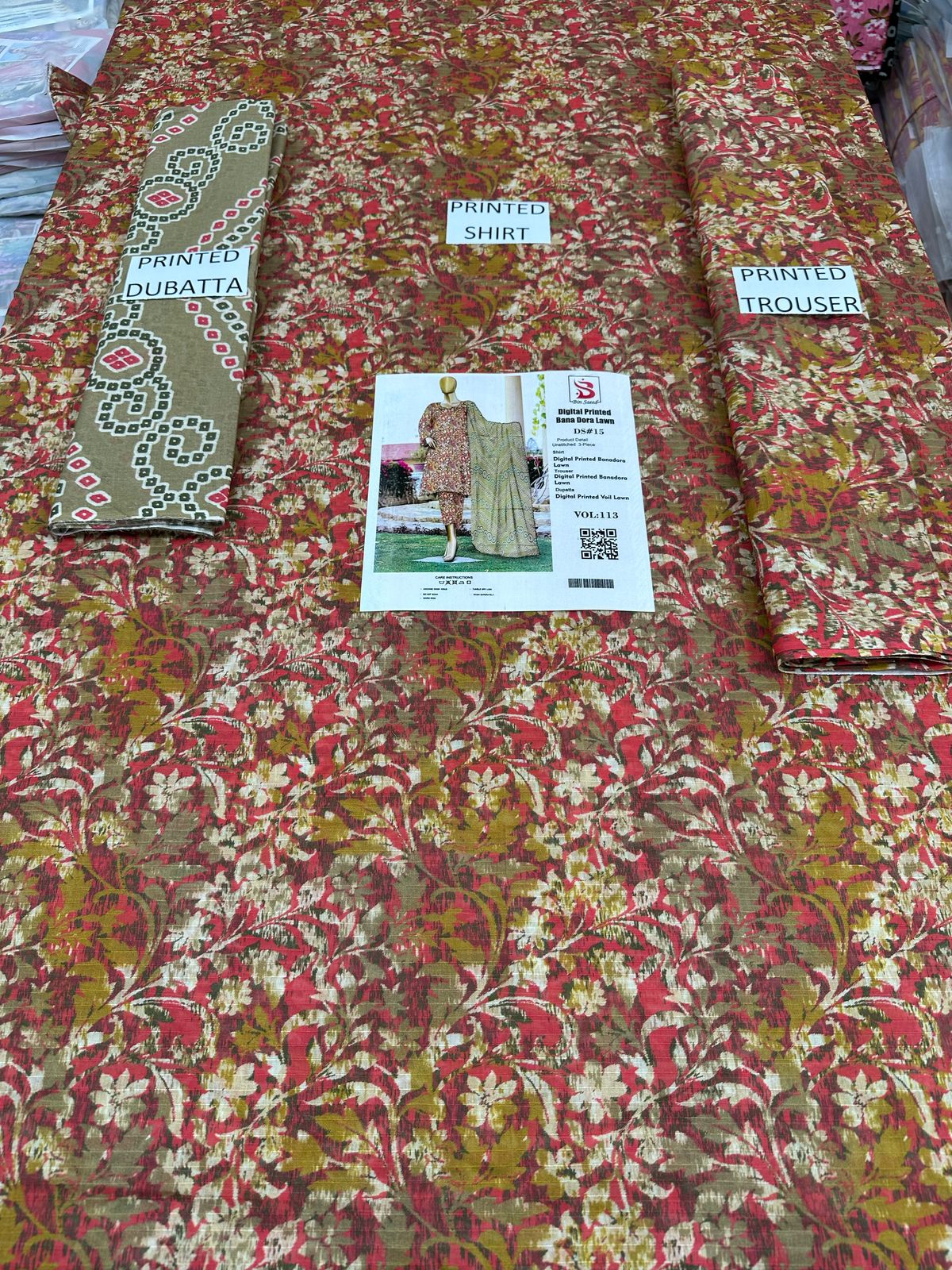 VOL 113 | DS 15 | DIGITAL PRINTED BANADORA LAWN 3PC VOIL LAWN DUPATTA