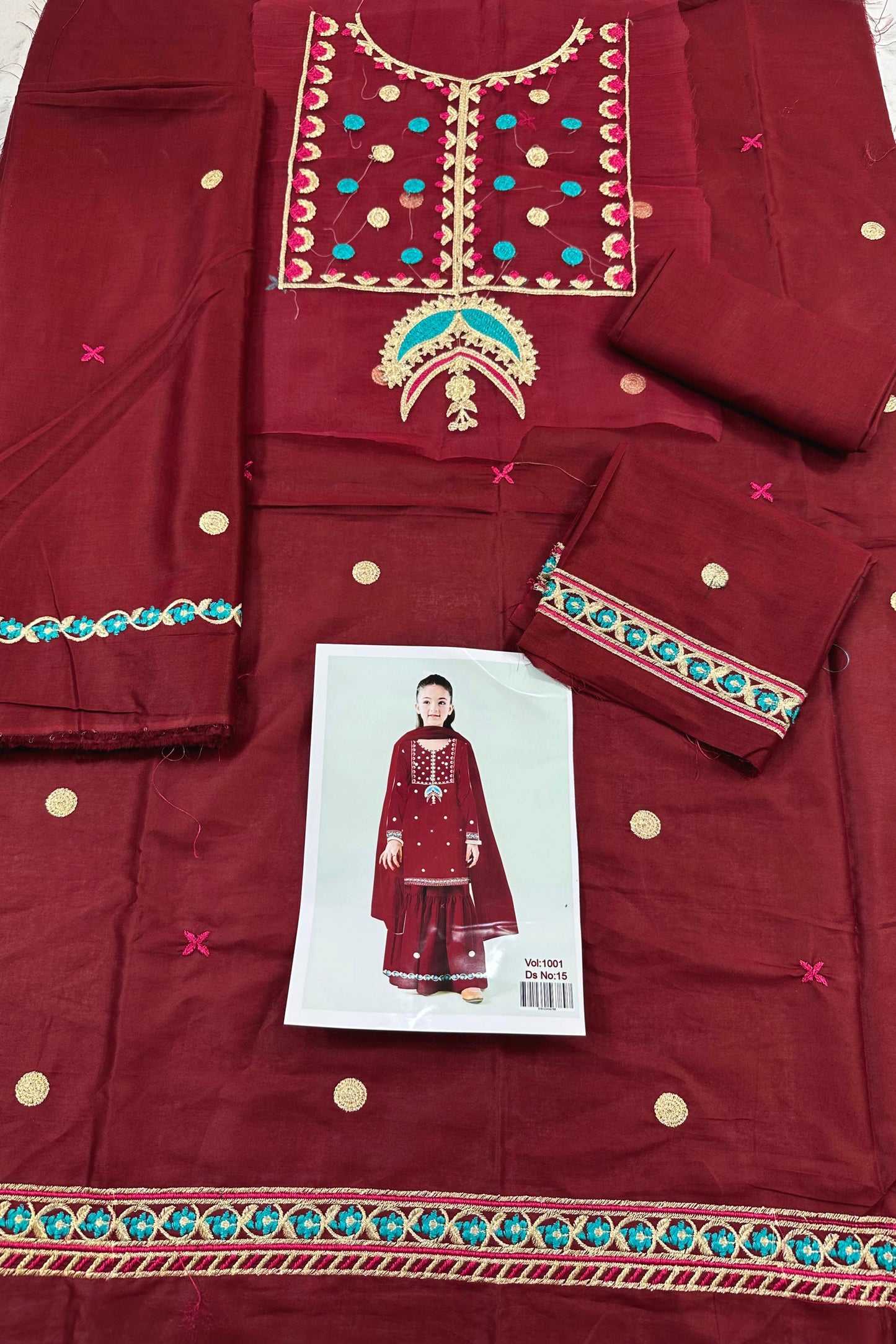 KIDS EMBROIDERED LAWN 2PC | DS 1001-15 |