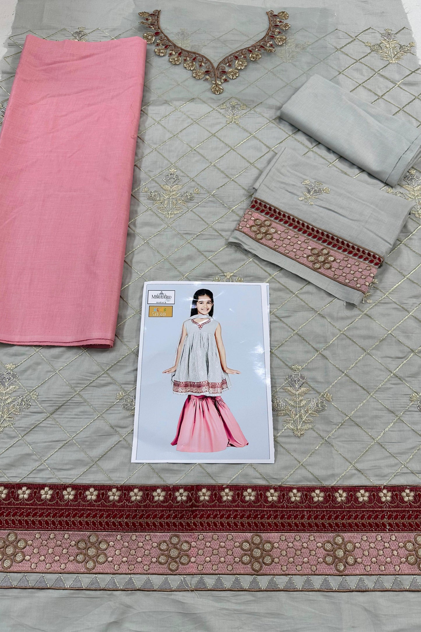 KIDS EMBROIDERED LAWN 2PC | DS 5030-B |