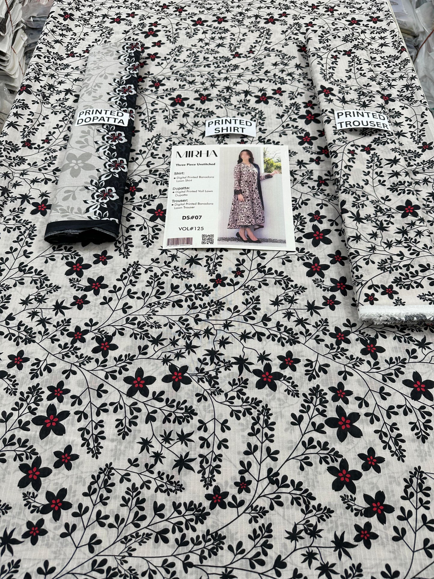 VOL 125 | DS 07 | DIGITAL PRINTED BANADORA LAWN 3PC VOIL LAWN DUPATTA