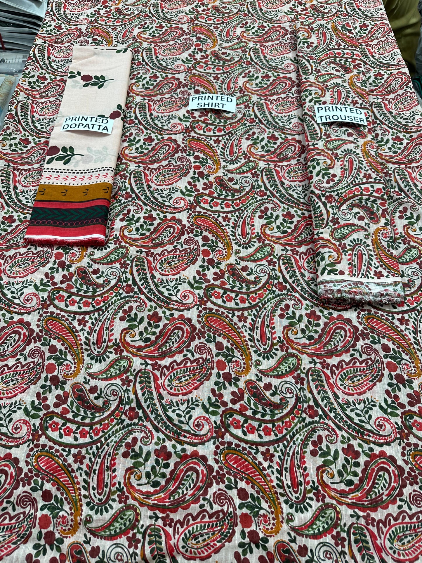 VOL 127 | DS 20 | DIGITAL PRINTED BANADORA LAWN 3PC VOIL LAWN DUPATTA