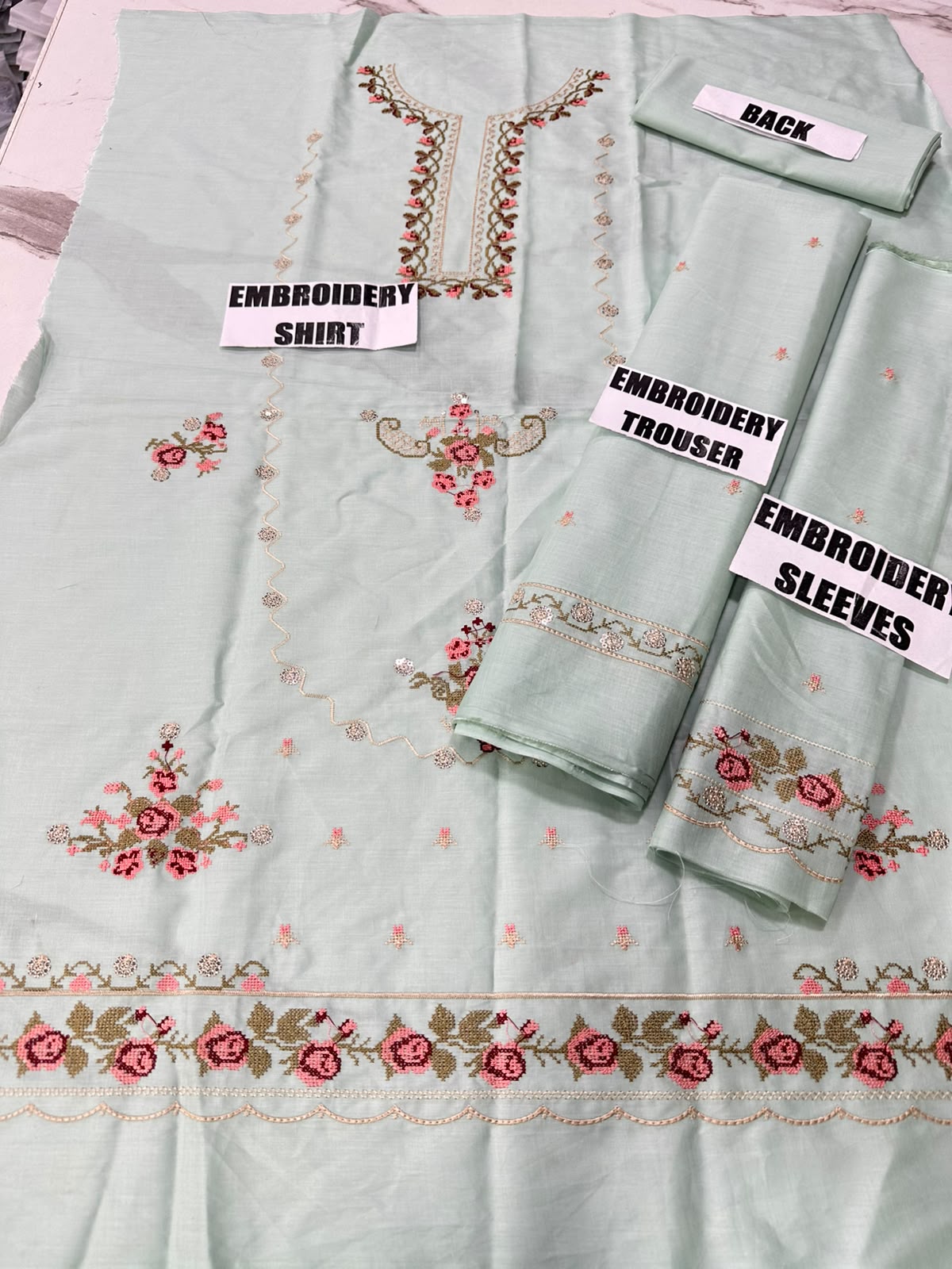 Vol-269 | DS 05 | KIDS EMBROIDERED LAWN 2PC